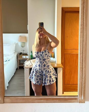 Full leaked Mommymewtwo private onlyfans photo